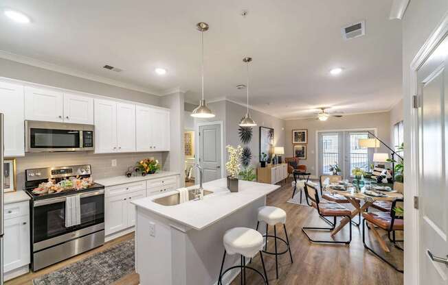 Kitchen With Dining Area at The One at Spartanburg, Spartanburg, 29303