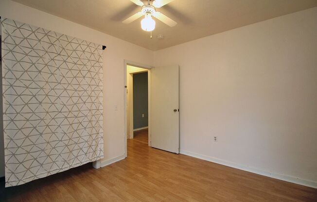 2 beds, 1 bath, $2,495