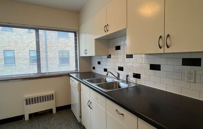 622-632 Snelling Ave South