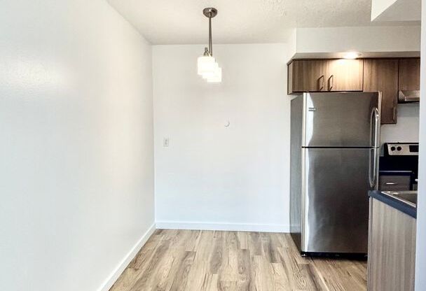 2 beds, 2 baths, 950 sqft, $1,675, Unit 302