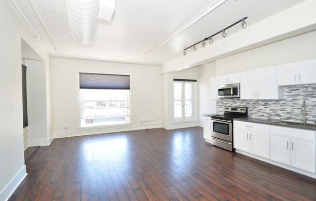 1 bed, 1 bath, 674 sqft, $2,395, Unit 1023-204
