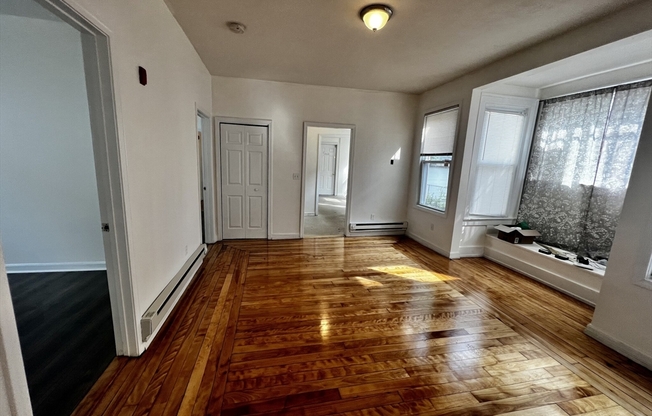 4 beds, 1 bath, 1,500 sqft, $2,700, Unit 1