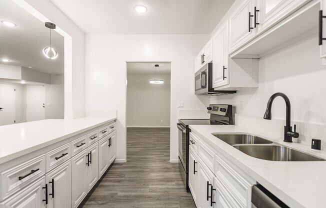 2 beds, 2 baths, 895 sqft, $3,298, Unit 300