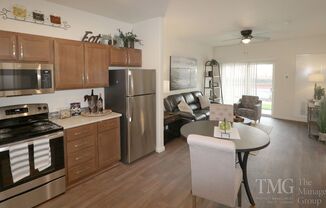 2 beds, 1.5 baths, 873 sqft, $1,765, Unit 302