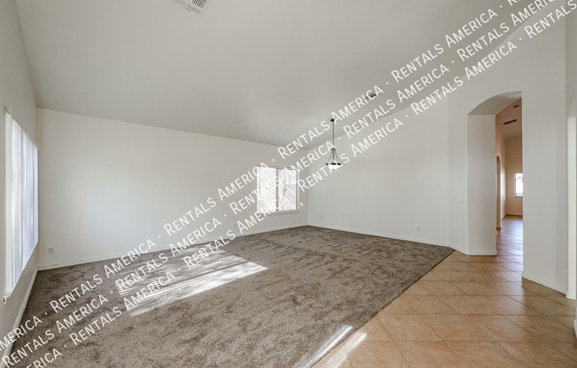 4562 E TREMAINE CT