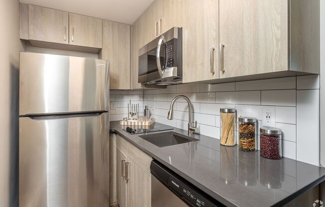 1 bed, 1 bath, 500 sqft, $1,195, Unit 1-0647