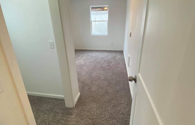 3 beds, 1 bath, 1,080 sqft, $1,850, Unit 1362-4