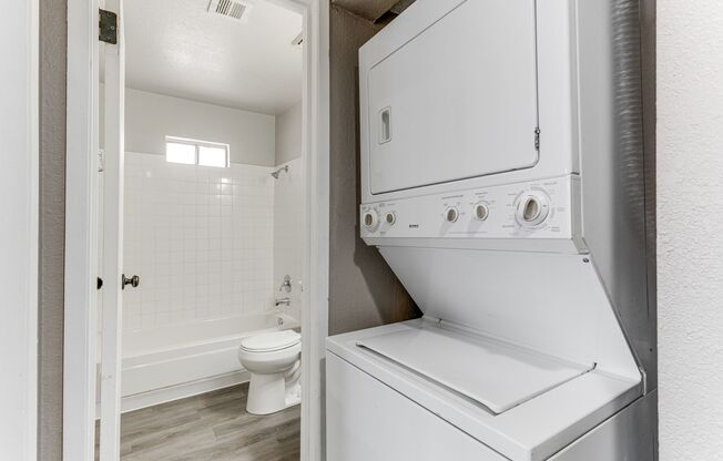 HOUSING CHOICE VOUCHER APPROVED! **MOVE IN SPECIAL! $500 OFF FIRST MONTH'S RENT!**