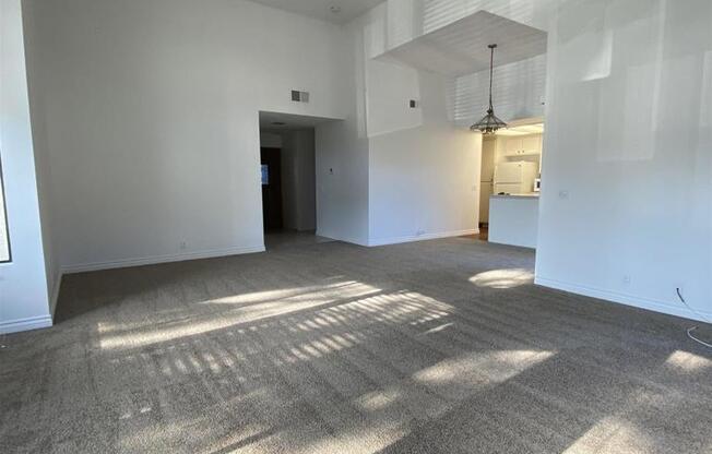 520 Via De La Valle Unit D