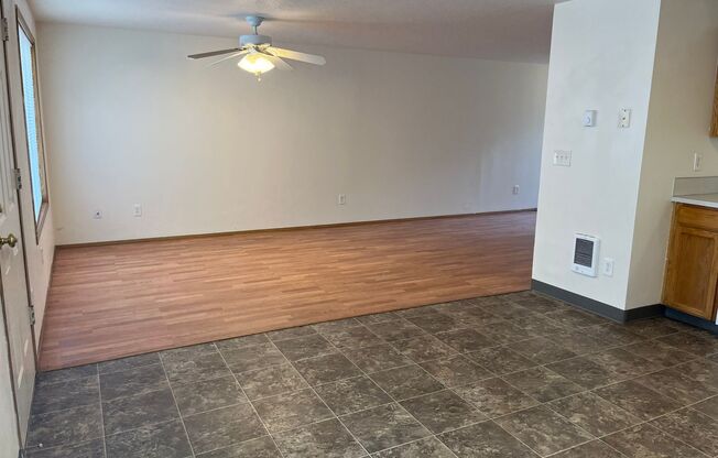 Spacious 3 bed 2.5 Bath Townhome in Cascade Park! All Appliances Included! Ceiling Fans in Every Room! Great Location!