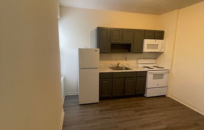 1 bed, 1 bath, 600 sqft, $900, Unit Unit 3