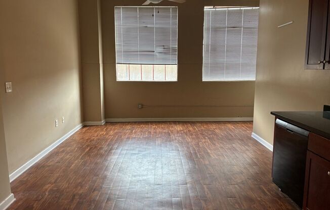 1 bed, 1 bath, 624 sqft, $1,195, Unit Apt 116