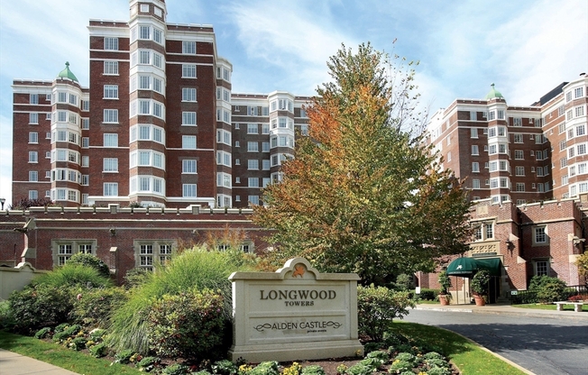 1 bed, 1 bath, 566 sqft, $2,800, Unit B605