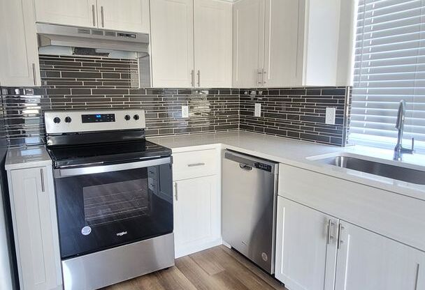 3 beds, 2 baths, 1,044 sqft, $1,995, Unit 226