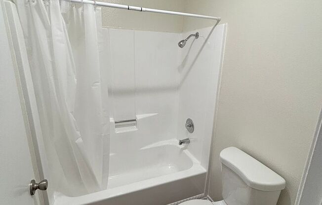 2 beds, 2 baths, 1,140 sqft, $2,975, Unit 140