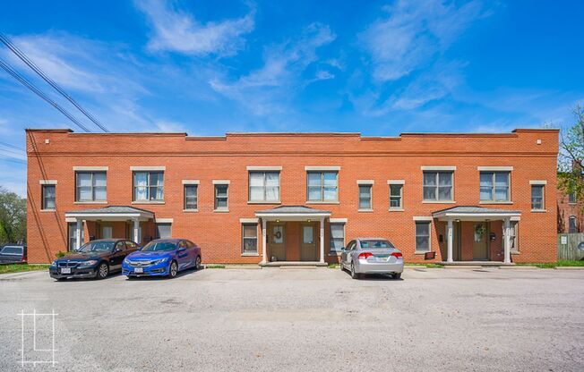 2 beds, 1.5 baths, $1,250, Unit 994 N. 4th St.