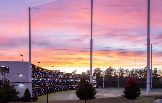 Broadstone Upper Westside Community Local Entertainment Enjoy a Diverse, Active Neighborhood with a Variety of Cultural Entertainment Options and Events