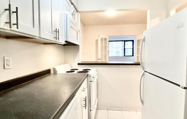 345 E 72 ST