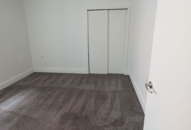 2 beds, 1 bath, 1,011 sqft, $1,900, Unit 204