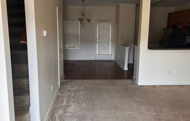 Beautiful 3 bedroom 2.5 baths Townhouse