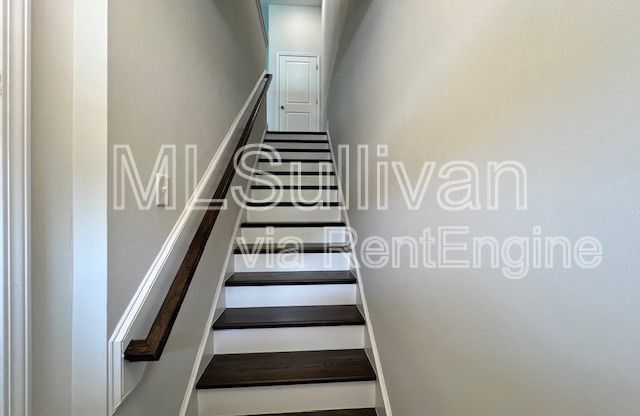 1105 COMMACK DR