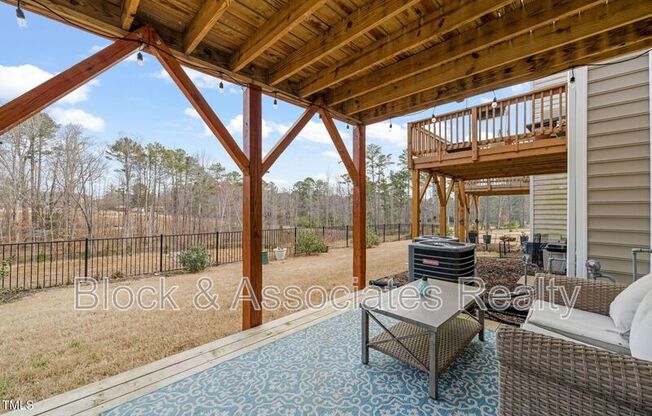 368 AMBER ACORN AVE
