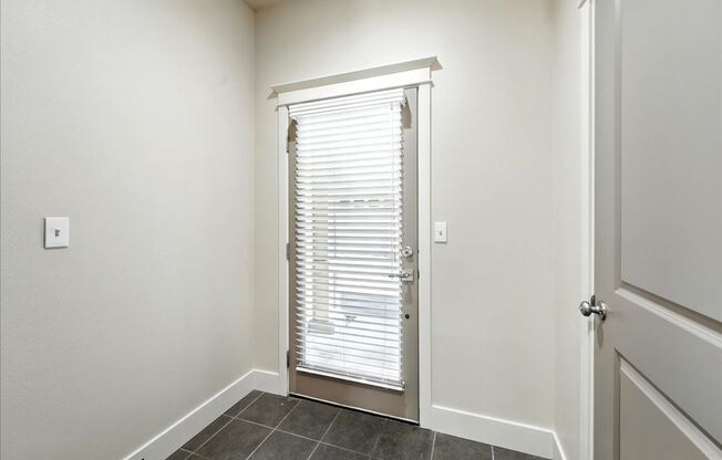 Versatile Townhome: Perfect for Live/Work in Prime Location!
