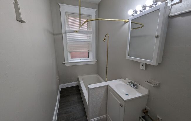 Studio, 1 bath, 450 sqft, $885, Unit Unit 6