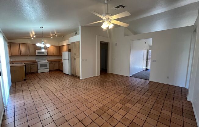 4 Weeks of Free Rent! - Three bedroom Single Family Home in North Phoenix!