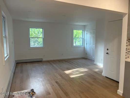 32 FLOYD ST