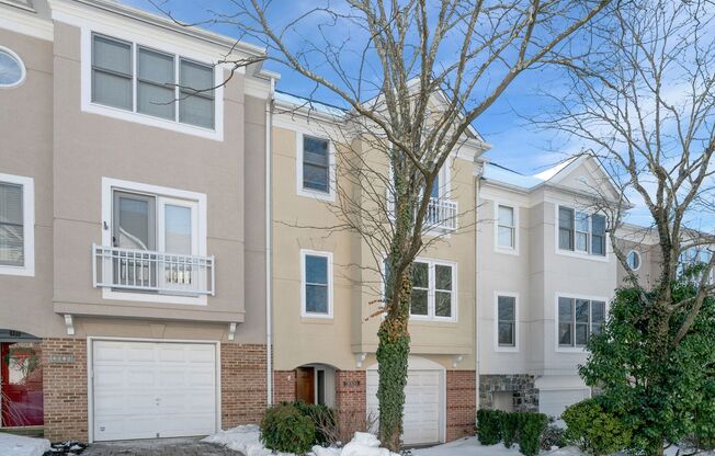 Spectacular Townhome in the Heart of Alexandria’s Seminary Hill