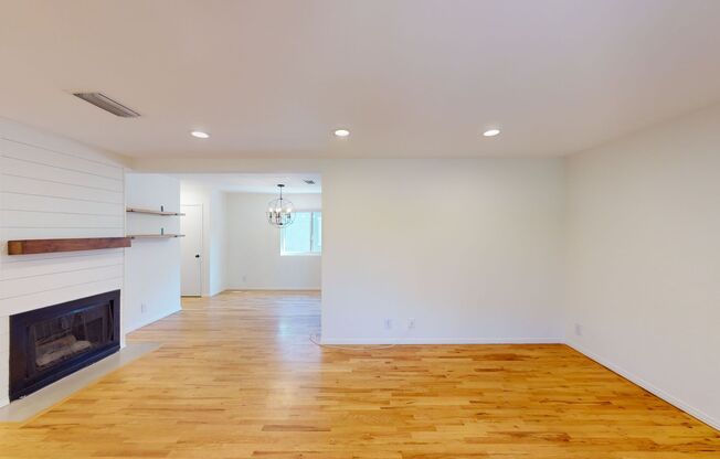 Large 2 Bedroom 2.5 Bathroom, multi-level Townhouse for rent in East Pasadena!