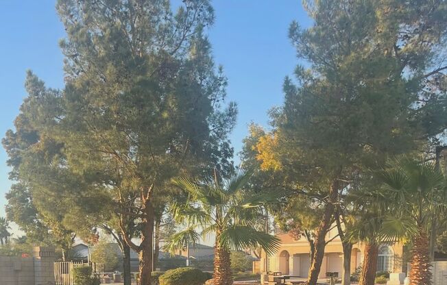 *GREAT TOWNHOME IN GATED "SILVERADO RANCH COMMUNITY!!"