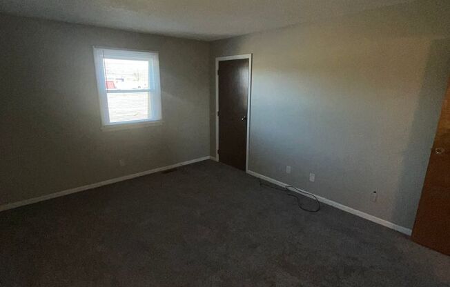 2 beds, 1.5 baths, $850, Unit Apt 4