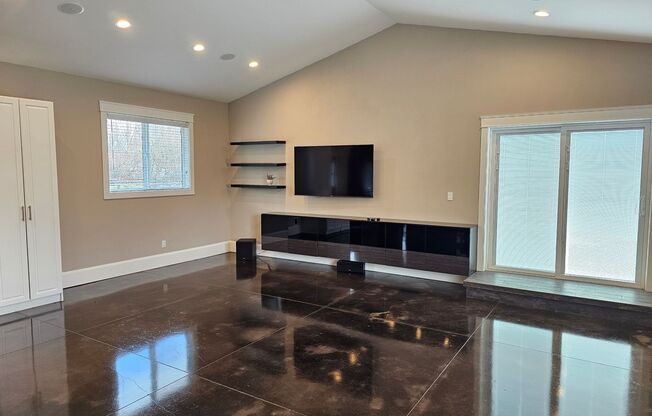 10203A White Birch Lane, Island City, Oregon 97850