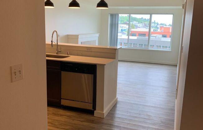 Studio, 1 bath, 666 sqft, $1,895, Unit 607