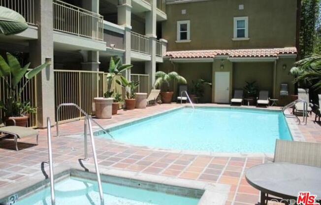 1 bed, 1 bath, 715 sqft, $3,200, Unit 325