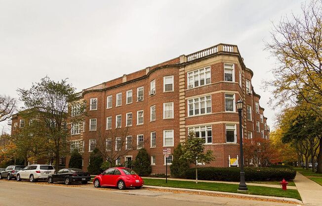 Updated Apartments Located at 800 Michigan