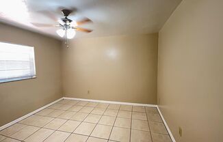 2 beds, 1 bath, 900 sqft, $1,100, Unit 118A NE 41 PL