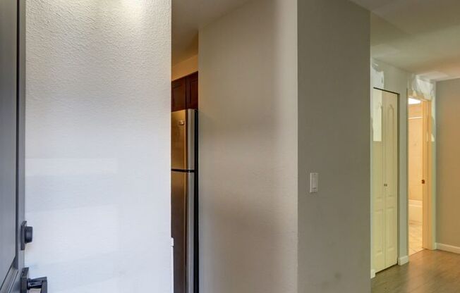 Downtown Bellevue 2BR 1BA Condo-Just Blocks from Center of City!!