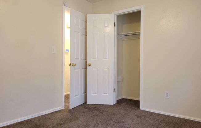 3 beds, 1 bath, $949