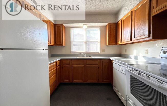 2 beds, 1.5 baths, 900 sqft, $839, Unit Apt 3