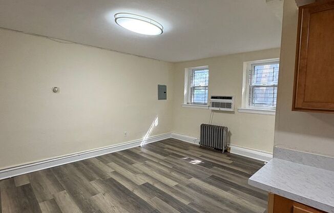 Studio, 1 bath, 425 sqft, $975, Unit 4827-A3