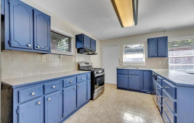 3 beds, 2 baths, 1,024 sqft, $1,050
