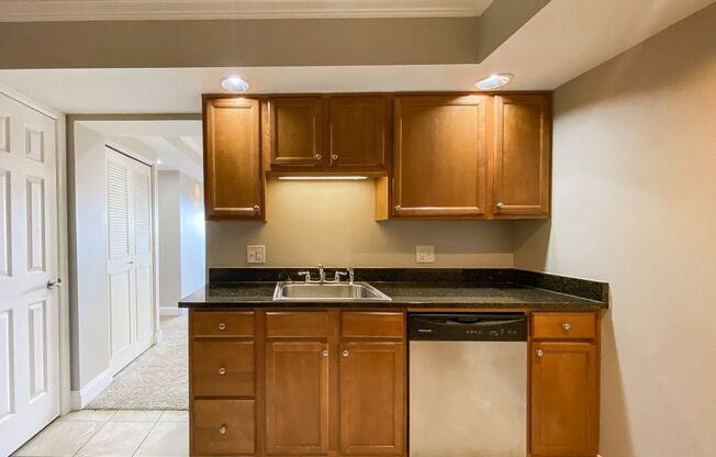 2 beds, 2 baths, 940 sqft, $1,199, Unit TH 711