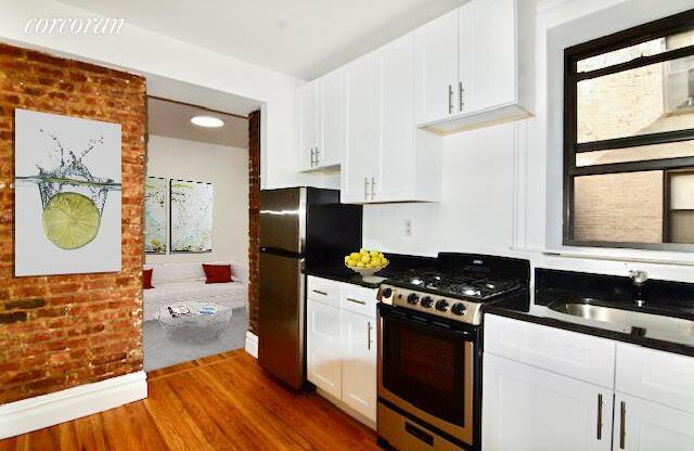 208 E 82 ST