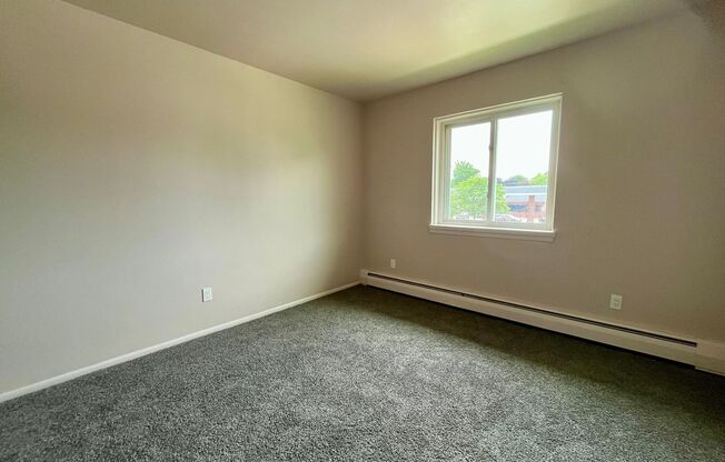 2 beds, 2 baths, $1,495, Unit 220
