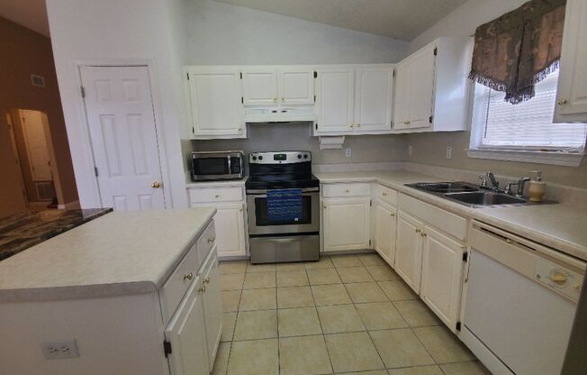 3 beds, 2 baths, $1,700