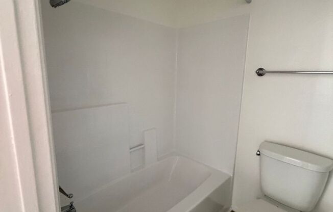 2 beds, 2 baths, 1,000 sqft, $2,654, Unit 101