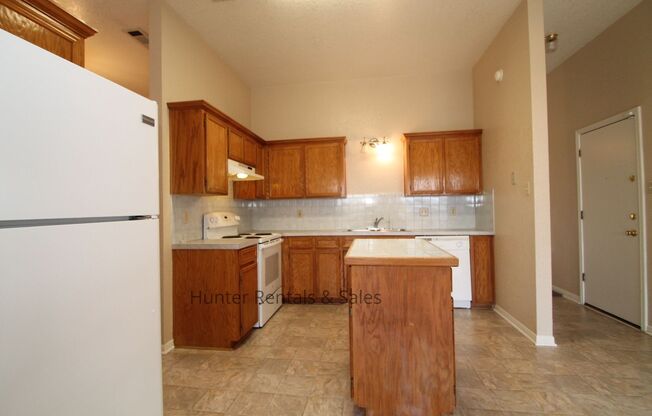 4 beds, 2 baths, $1,550